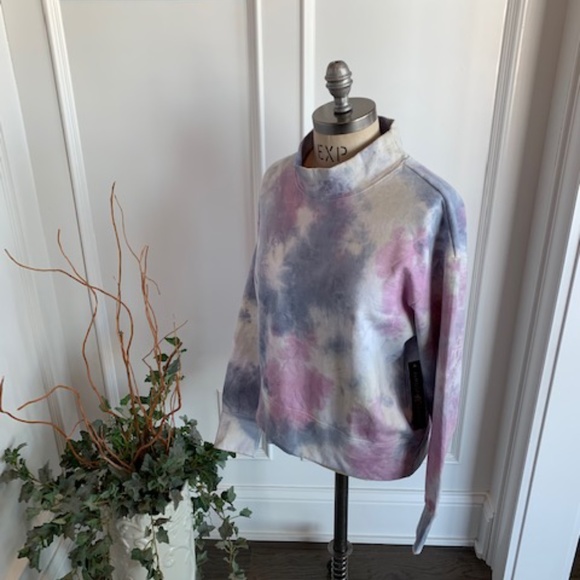 Almost Famous NWT Tie Dye Mock trtneck Sweatshirt - Picture 3 of 11